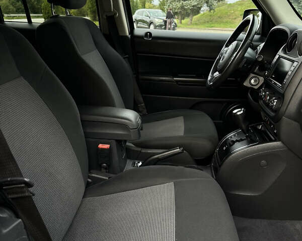 Джип Патриот 2014 в Дубно на Automoto.ua Черный Джип Патриот, объемом двигателя 2.4 л и пробегом 236 тыс. км за 8800 $, фото 31 на Automoto.ua