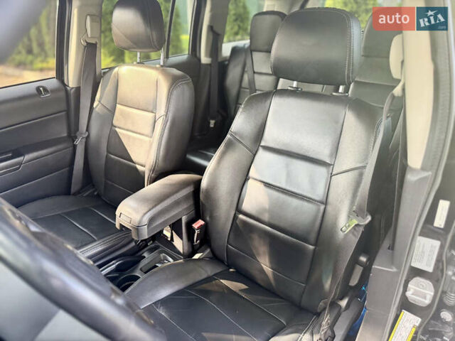 Черный Джип Патриот, объемом двигателя 2.36 л и пробегом 120 тыс. км за 10000 $, фото 7 на Automoto.ua