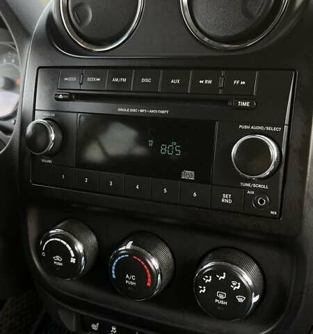 Черный Джип Патриот, объемом двигателя 2.36 л и пробегом 117 тыс. км за 10500 $, фото 8 на Automoto.ua