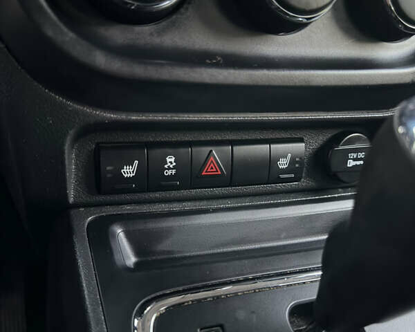 Черный Джип Патриот, объемом двигателя 2.4 л и пробегом 197 тыс. км за 9999 $, фото 71 на Automoto.ua