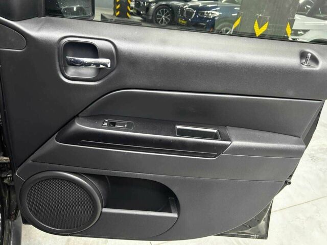 Чорний Джип Patriot, об'ємом двигуна 2.4 л та пробігом 104 тис. км за 11100 $, фото 17 на Automoto.ua