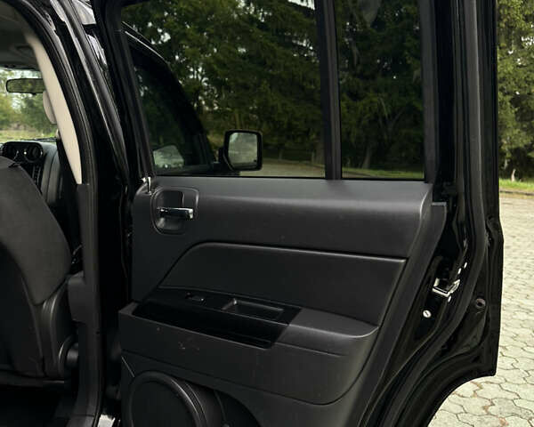 Джип Патриот 2014 в Дубно на Automoto.ua Черный Джип Патриот, объемом двигателя 2.4 л и пробегом 236 тыс. км за 8800 $, фото 24 на Automoto.ua