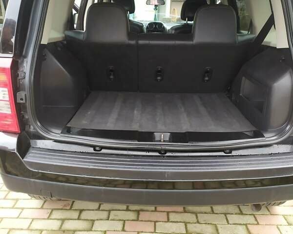 Чорний Джип Patriot, об'ємом двигуна 2.36 л та пробігом 195 тис. км за 8500 $, фото 8 на Automoto.ua