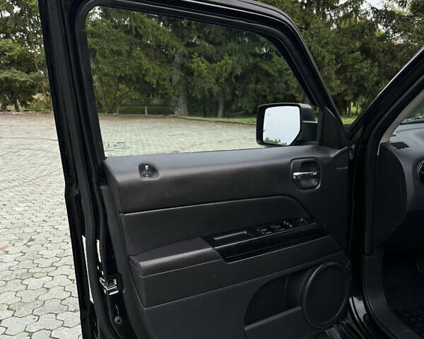 Джип Патриот 2014 в Дубно на Automoto.ua Черный Джип Патриот, объемом двигателя 2.4 л и пробегом 236 тыс. км за 8800 $, фото 15 на Automoto.ua