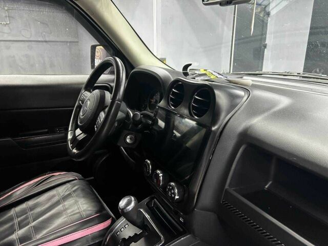 Чорний Джип Patriot, об'ємом двигуна 2.4 л та пробігом 104 тис. км за 11100 $, фото 15 на Automoto.ua