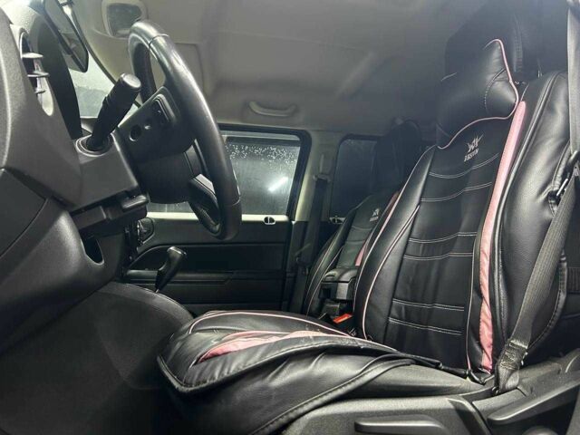 Чорний Джип Patriot, об'ємом двигуна 2.4 л та пробігом 104 тис. км за 11100 $, фото 6 на Automoto.ua