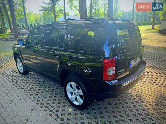 Черный Джип Патриот, объемом двигателя 2.36 л и пробегом 120 тыс. км за 10000 $, фото 3 на Automoto.ua