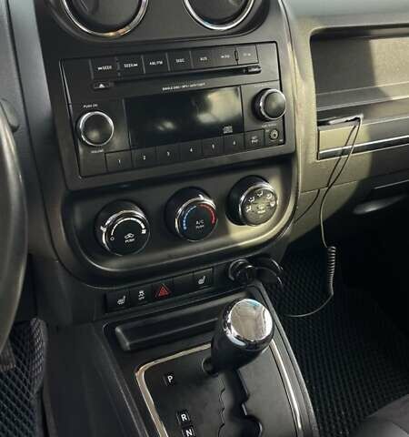 Черный Джип Патриот, объемом двигателя 2.36 л и пробегом 117 тыс. км за 10500 $, фото 5 на Automoto.ua