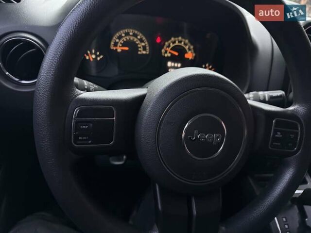 Чорний Джип Patriot, об'ємом двигуна 2 л та пробігом 283 тис. км за 8900 $, фото 31 на Automoto.ua