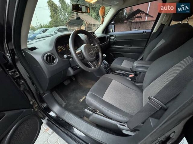 Чорний Джип Patriot, об'ємом двигуна 2 л та пробігом 283 тис. км за 8900 $, фото 1 на Automoto.ua