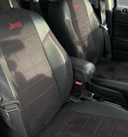Черный Джип Патриот, объемом двигателя 2.36 л и пробегом 117 тыс. км за 10500 $, фото 11 на Automoto.ua