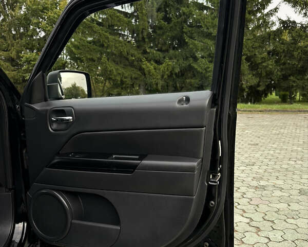 Джип Патриот 2014 в Дубно на Automoto.ua Черный Джип Патриот, объемом двигателя 2.4 л и пробегом 236 тыс. км за 8800 $, фото 30 на Automoto.ua