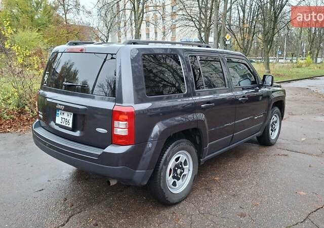 Черный Джип Патриот, объемом двигателя 2.36 л и пробегом 187 тыс. км за 10800 $, фото 9 на Automoto.ua