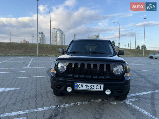 Чорний Джип Patriot, об'ємом двигуна 2 л та пробігом 137 тис. км за 10350 $, фото 1 на Automoto.ua