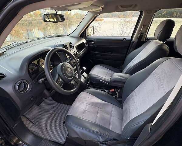 Черный Джип Патриот, объемом двигателя 2.36 л и пробегом 144 тыс. км за 10500 $, фото 17 на Automoto.ua