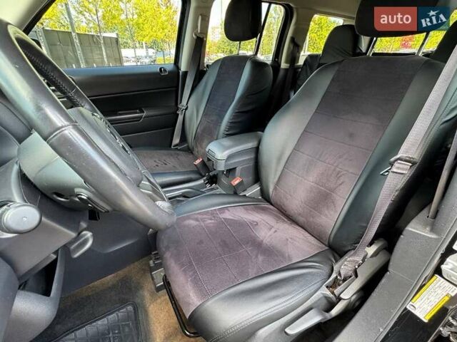 Чорний Джип Patriot, об'ємом двигуна 2.36 л та пробігом 123 тис. км за 10690 $, фото 7 на Automoto.ua