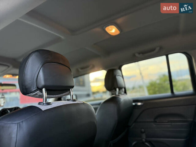 Чорний Джип Patriot, об'ємом двигуна 2 л та пробігом 137 тис. км за 10350 $, фото 9 на Automoto.ua