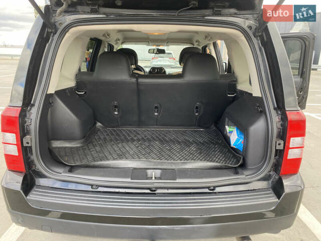 Черный Джип Патриот, объемом двигателя 2.36 л и пробегом 143 тыс. км за 10900 $, фото 7 на Automoto.ua