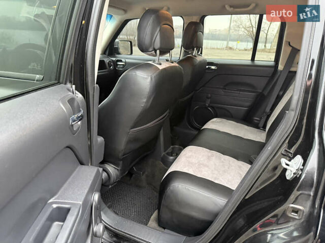 Черный Джип Патриот, объемом двигателя 2 л и пробегом 137 тыс. км за 10350 $, фото 9 на Automoto.ua