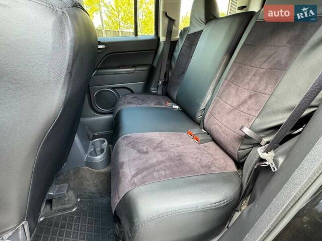 Чорний Джип Patriot, об'ємом двигуна 2.36 л та пробігом 123 тис. км за 10690 $, фото 8 на Automoto.ua