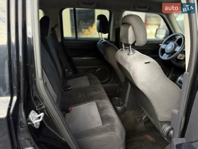 Чорний Джип Patriot, об'ємом двигуна 2.36 л та пробігом 144 тис. км за 7900 $, фото 36 на Automoto.ua