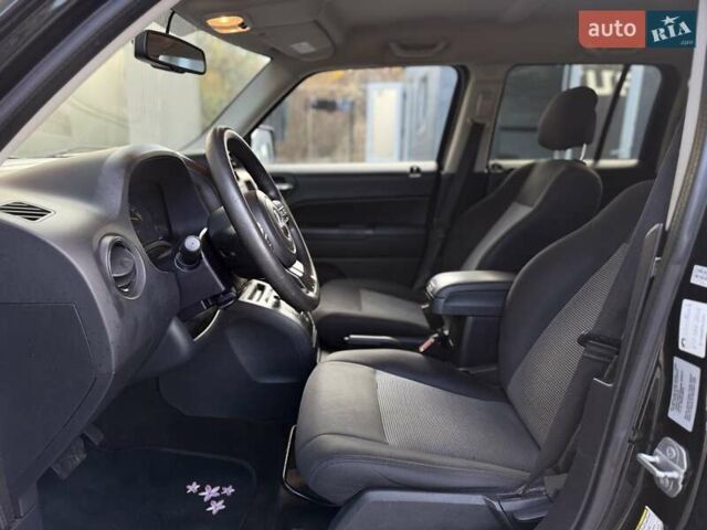 Чорний Джип Patriot, об'ємом двигуна 2.36 л та пробігом 144 тис. км за 7900 $, фото 22 на Automoto.ua