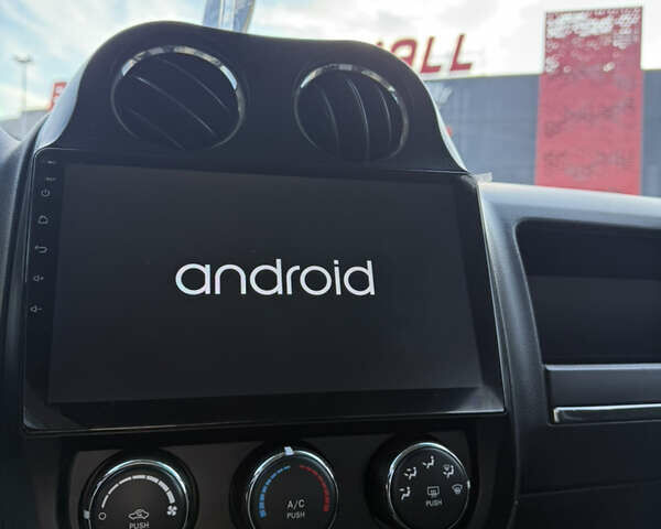 Чорний Джип Patriot, об'ємом двигуна 2 л та пробігом 137 тис. км за 10350 $, фото 15 на Automoto.ua