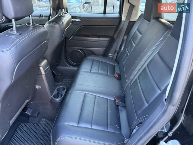 Чорний Джип Patriot, об'ємом двигуна 2.4 л та пробігом 128 тис. км за 10300 $, фото 10 на Automoto.ua