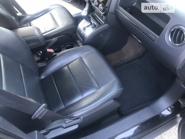 Черный Джип Патриот, объемом двигателя 2.36 л и пробегом 165 тыс. км за 13000 $, фото 12 на Automoto.ua