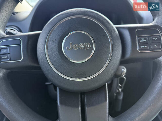 Чорний Джип Patriot, об'ємом двигуна 2 л та пробігом 137 тис. км за 10350 $, фото 19 на Automoto.ua