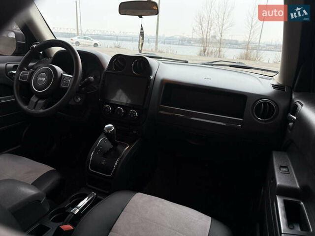 Черный Джип Патриот, объемом двигателя 2 л и пробегом 137 тыс. км за 10350 $, фото 12 на Automoto.ua