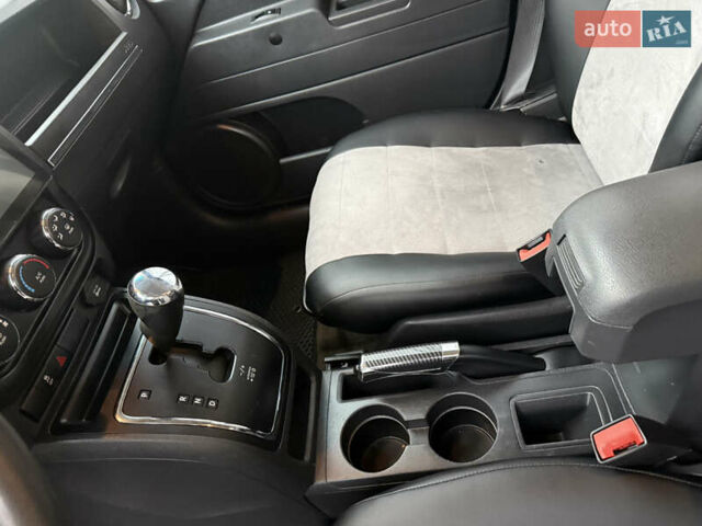 Чорний Джип Patriot, об'ємом двигуна 2 л та пробігом 137 тис. км за 10350 $, фото 30 на Automoto.ua