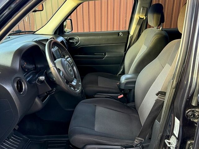 Черный Джип Патриот, объемом двигателя 2.4 л и пробегом 187 тыс. км за 9200 $, фото 10 на Automoto.ua