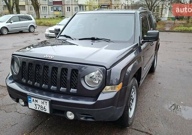 Черный Джип Патриот, объемом двигателя 2.36 л и пробегом 187 тыс. км за 10800 $, фото 5 на Automoto.ua