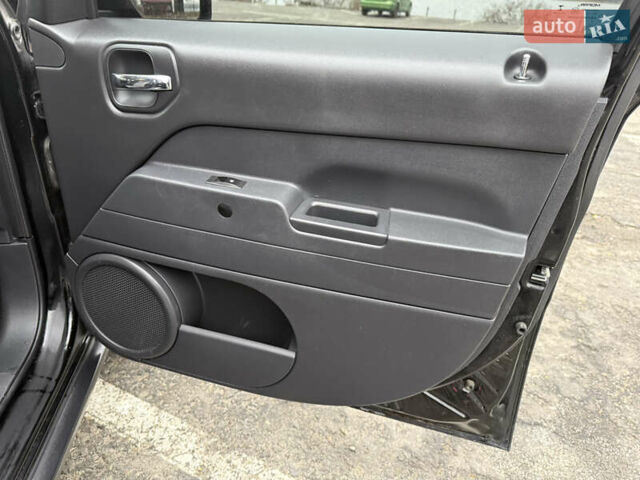 Черный Джип Патриот, объемом двигателя 2 л и пробегом 137 тыс. км за 10350 $, фото 19 на Automoto.ua