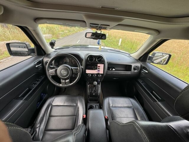 Черный Джип Патриот, объемом двигателя 2.4 л и пробегом 169 тыс. км за 11100 $, фото 6 на Automoto.ua