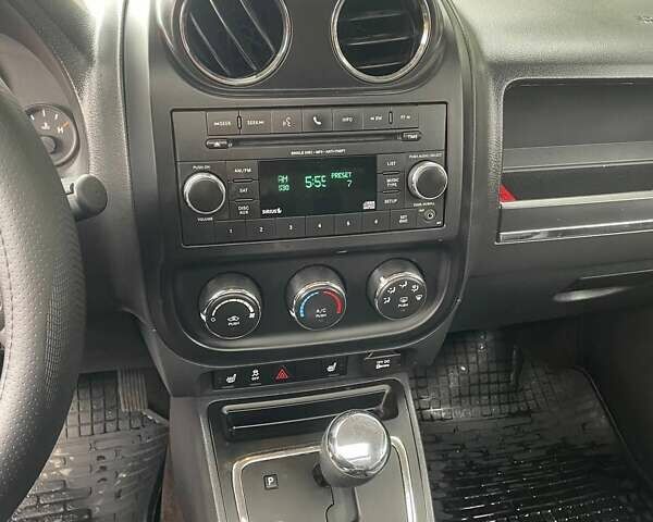 Черный Джип Патриот, объемом двигателя 2.4 л и пробегом 182 тыс. км за 10400 $, фото 19 на Automoto.ua