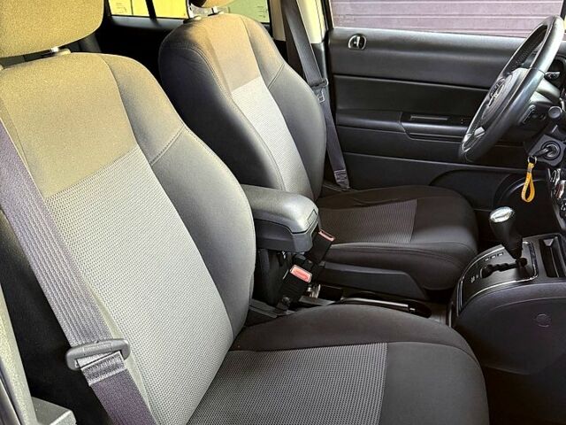 Черный Джип Патриот, объемом двигателя 2.4 л и пробегом 187 тыс. км за 9200 $, фото 3 на Automoto.ua