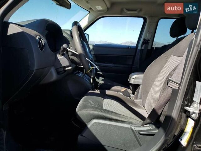 Чорний Джип Patriot, об'ємом двигуна 2.36 л та пробігом 116 тис. км за 1000 $, фото 6 на Automoto.ua