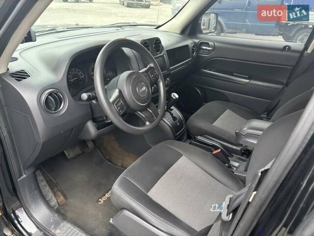 Черный Джип Патриот, объемом двигателя 2.36 л и пробегом 195 тыс. км за 8900 $, фото 5 на Automoto.ua