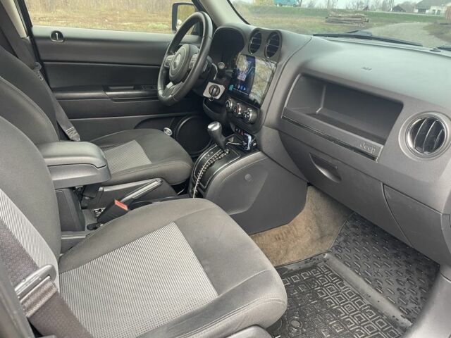 Черный Джип Патриот, объемом двигателя 2.4 л и пробегом 200 тыс. км за 10000 $, фото 6 на Automoto.ua