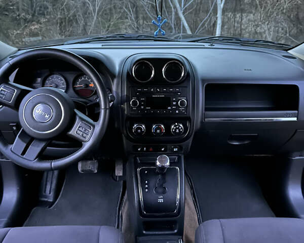 Черный Джип Патриот, объемом двигателя 2.36 л и пробегом 32 тыс. км за 11200 $, фото 3 на Automoto.ua