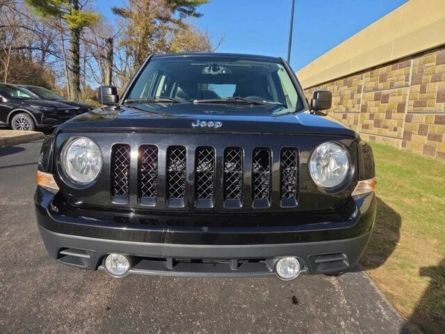 Черный Джип Патриот, объемом двигателя 2 л и пробегом 77 тыс. км за 5000 $, фото 1 на Automoto.ua