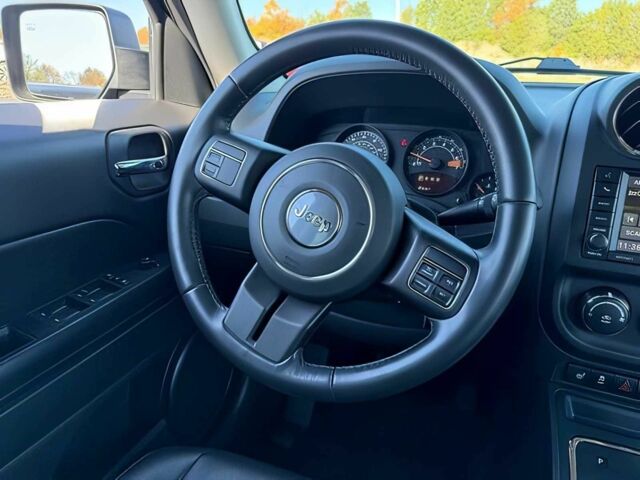 Черный Джип Патриот, объемом двигателя 2.4 л и пробегом 73 тыс. км за 5700 $, фото 7 на Automoto.ua