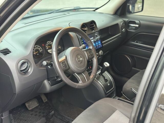 Черный Джип Патриот, объемом двигателя 2.4 л и пробегом 200 тыс. км за 10000 $, фото 10 на Automoto.ua