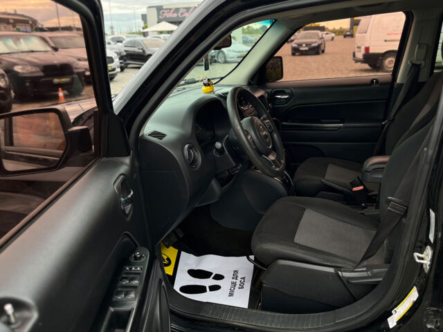 Черный Джип Патриот, объемом двигателя 2.4 л и пробегом 200 тыс. км за 9800 $, фото 10 на Automoto.ua