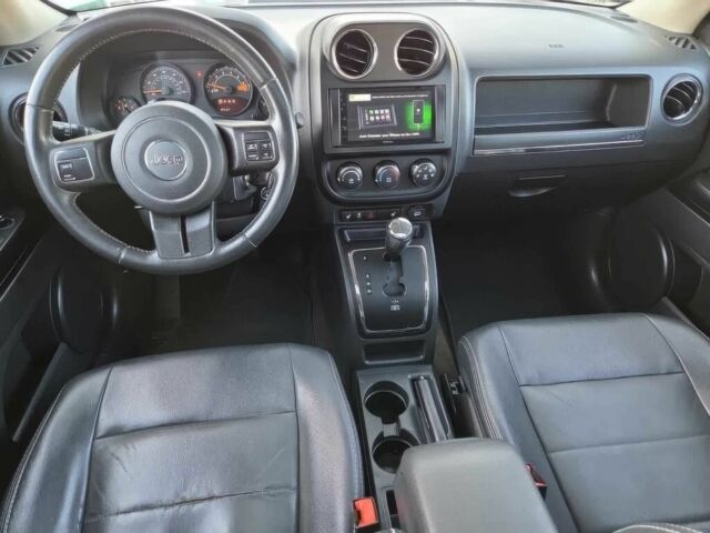 Черный Джип Патриот, объемом двигателя 2 л и пробегом 77 тыс. км за 5000 $, фото 8 на Automoto.ua