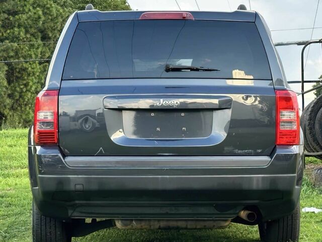 Черный Джип Патриот, объемом двигателя 2 л и пробегом 73 тыс. км за 6000 $, фото 4 на Automoto.ua