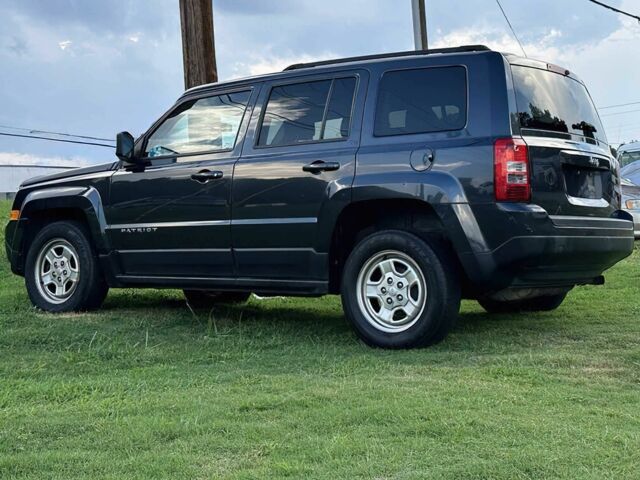Черный Джип Патриот, объемом двигателя 2 л и пробегом 73 тыс. км за 6000 $, фото 3 на Automoto.ua