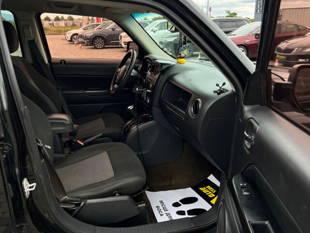 Черный Джип Патриот, объемом двигателя 2.4 л и пробегом 200 тыс. км за 9800 $, фото 25 на Automoto.ua